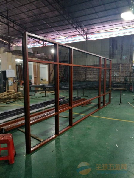 湖南长沙重型推拉门与铝合金推拉门 别墅阳台门的专业选择与家庭装卸用金属带解析